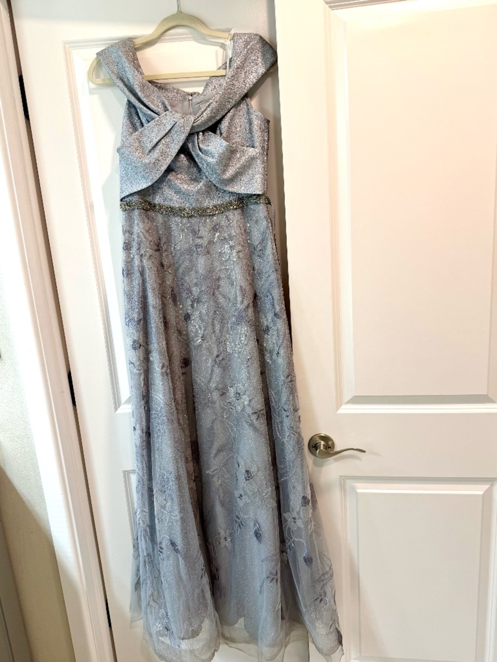 Rickie Freeman for Teri Jon Silver Gray Embroidered Floral Evening Gown 10